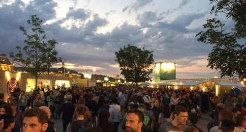 quai-pendant-fete-du-vin-bordeaux