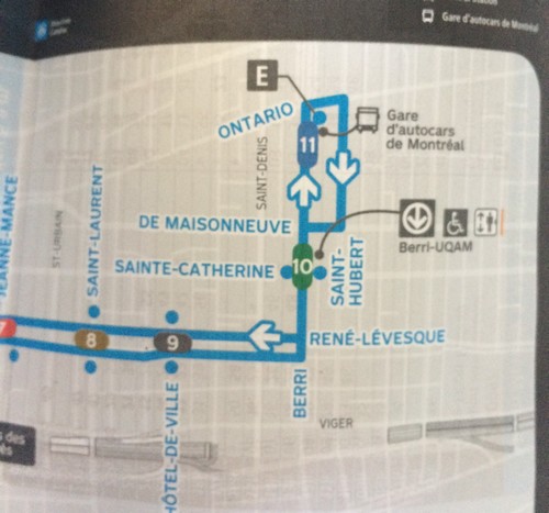 arret-bus-747-montreal