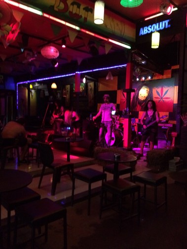 ou-sortir-railay-beach-coconut-bar ou-sortir-railay-beach-coconut-bar