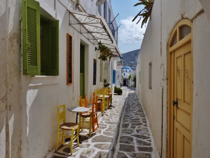 paros-cyclades-ruelles-village-parikia