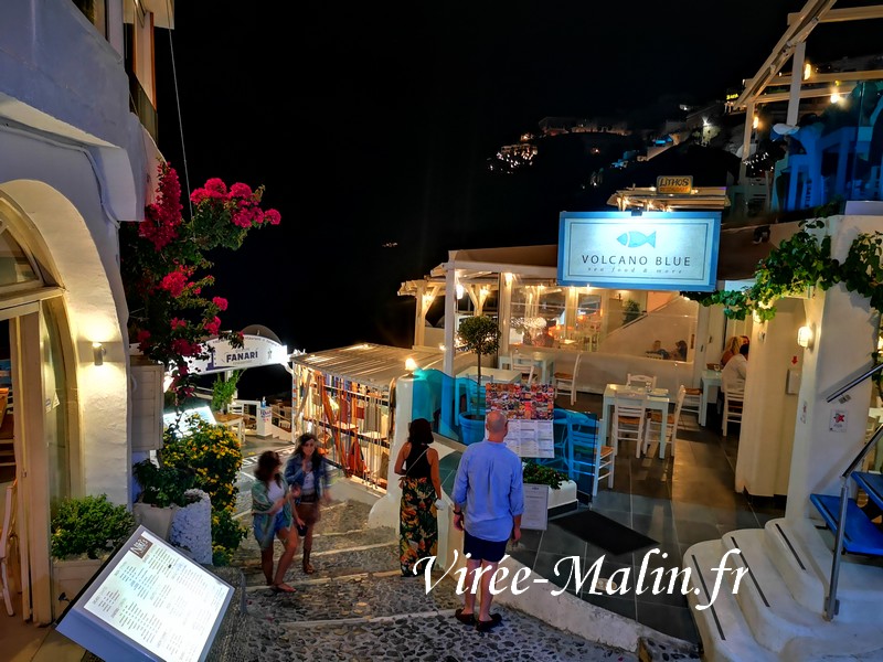 quartier-romantique-fira-restaurant