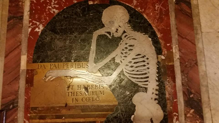 Squelette-sol-Cathedrale-Saint-Jean-de-la-Valette