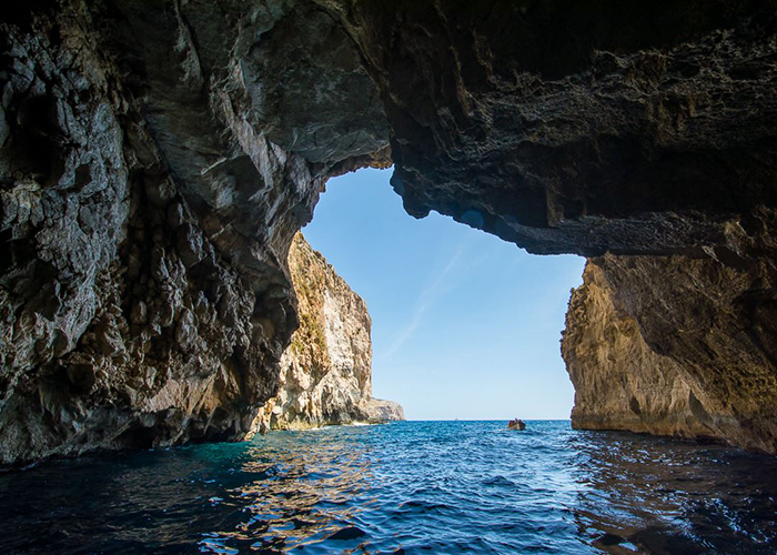 malte-Grotte-bleue-bateau