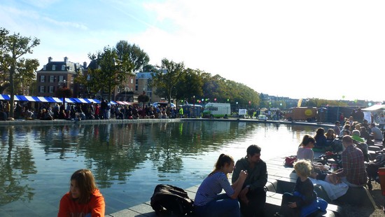 fontaine-eau-musee-van-gogh