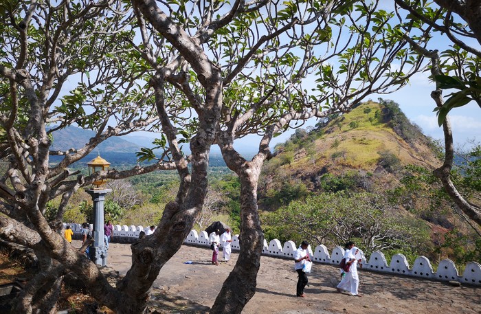 colline-rocher-royal-dambulla