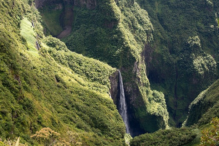 visiter-cascade-trou-de-fer