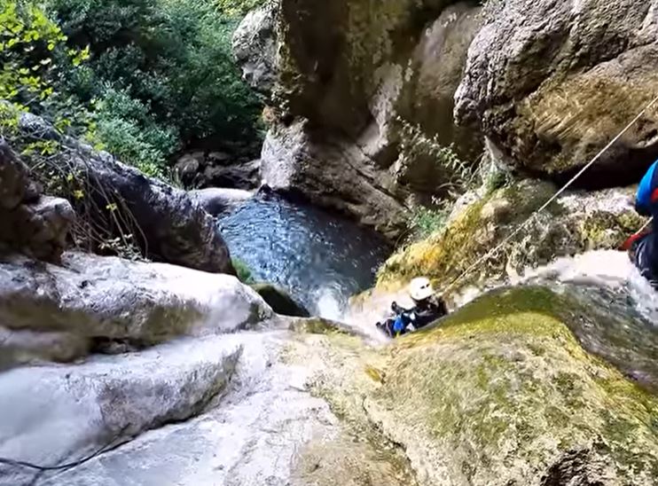 ou-faire-canyoning-depuis-cannes