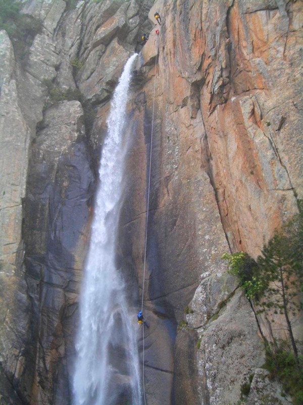activite-canyoning-corse-du-sud-piscia-di-gallu