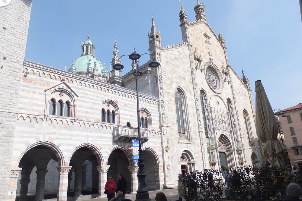 cathedrale-ville-come-guide-francophone