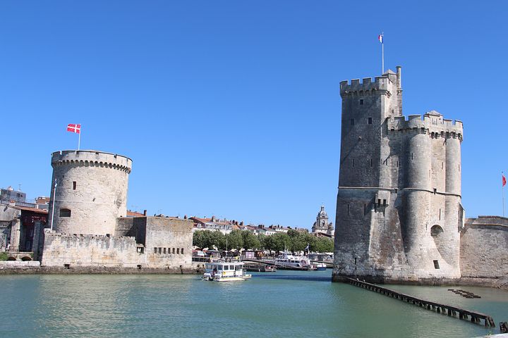 tours-la-rochelle tours-la-rochelle