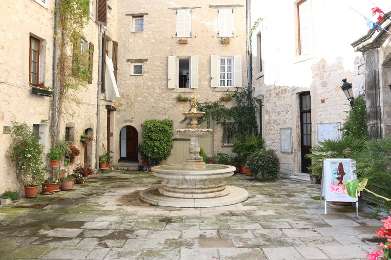 tourette-sur-loup-provence