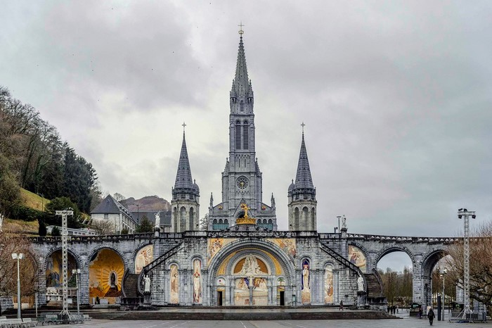 basilique-notre-dame-du-rosaire-lourdes