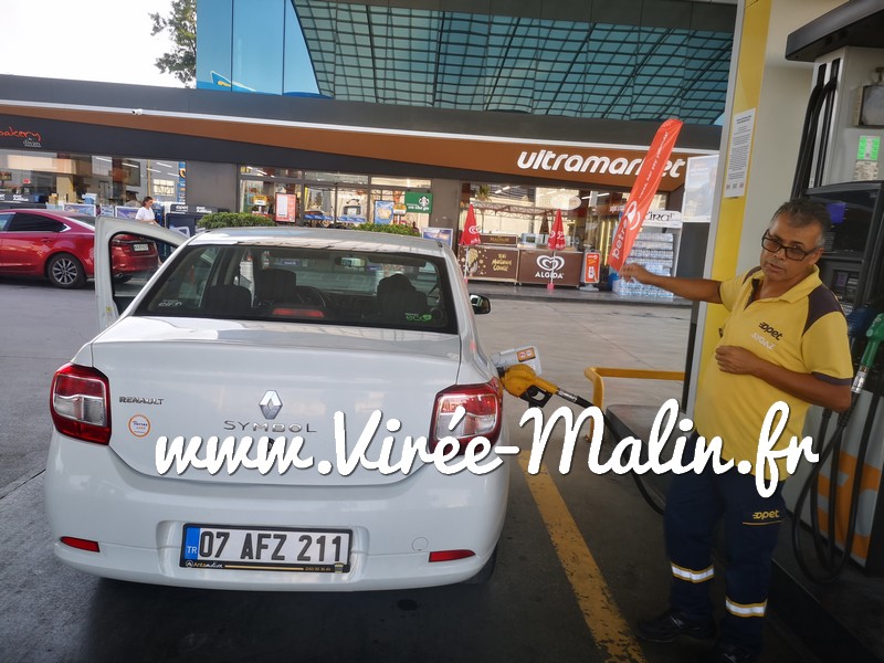 station-essence-voiture-location-turquie
