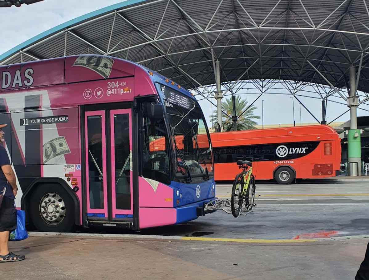 sejour-orlando-se-deplacer-en-bus