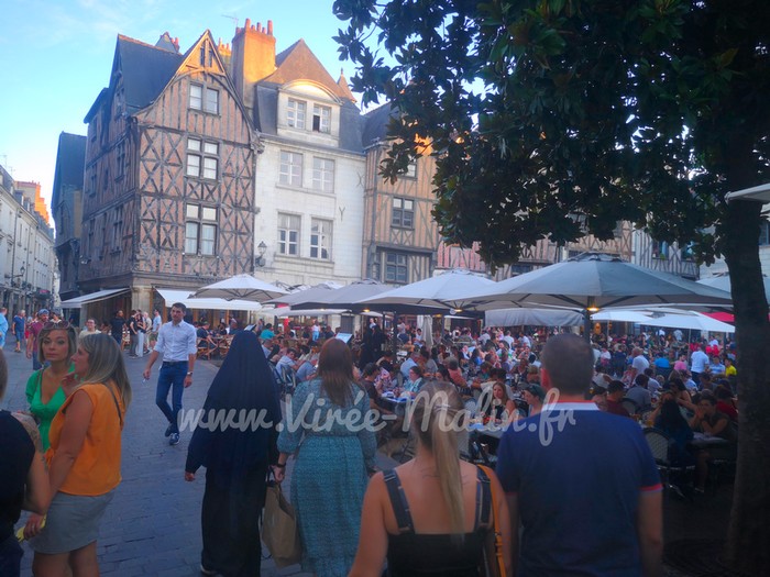 Visiter-Tours-ou-dormir-Tours