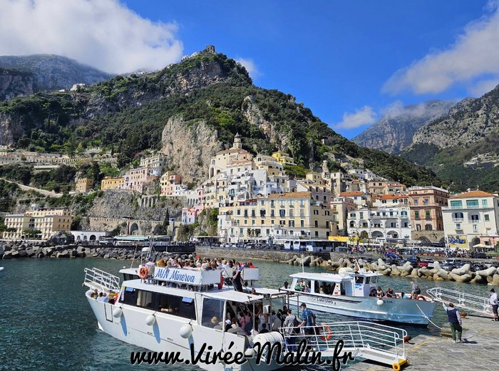 rejoindre-Procida-depuis-Naples-ferry-bateau