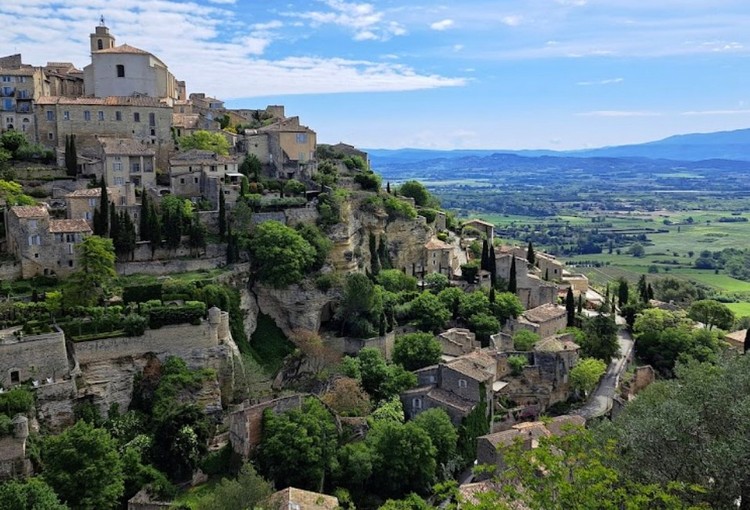 Que visiter à Gordes ? Où dormir à Gordes ?
