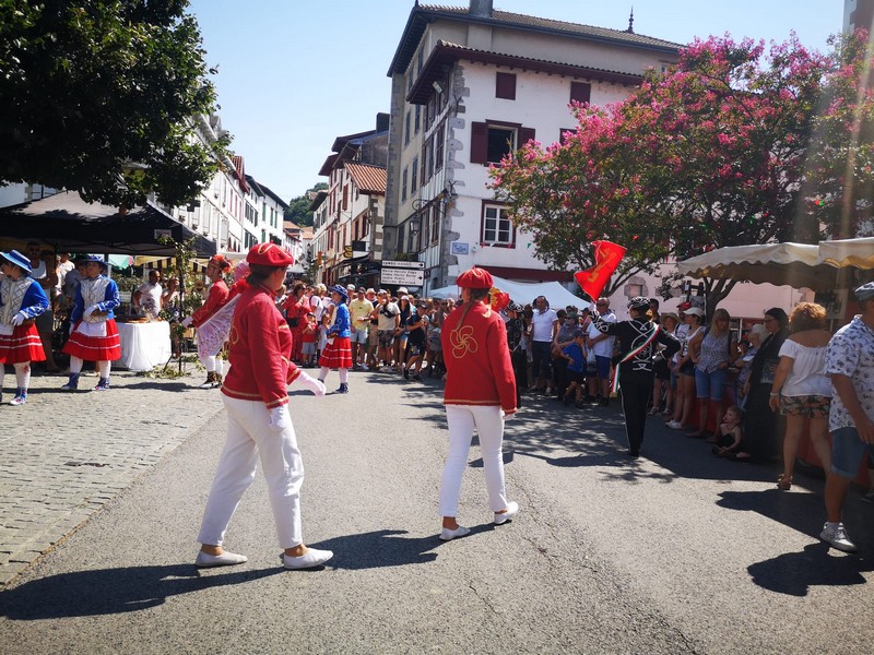 Visiter-Hasparren-ou-loger