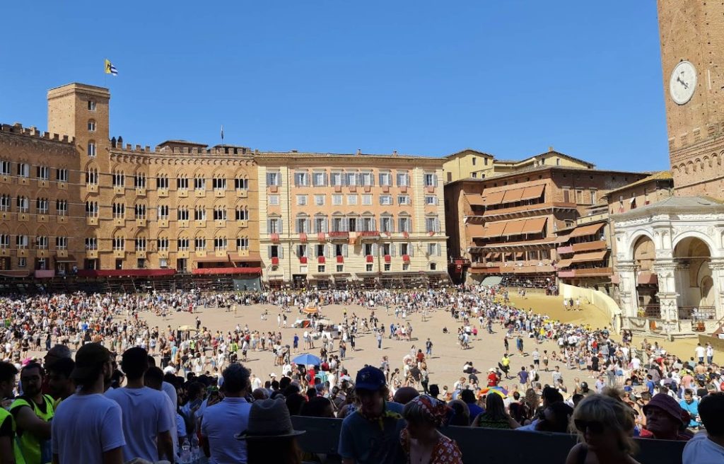 Palio-di-Provenzano-Palio-dell-Assunta-Course-de-chevaux-Sienne