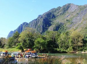 Visiter Vang Vieng et où dormir à Vang Vieng ?
