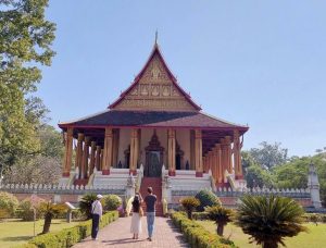 Visiter Vientiane et où dormir à Vientiane